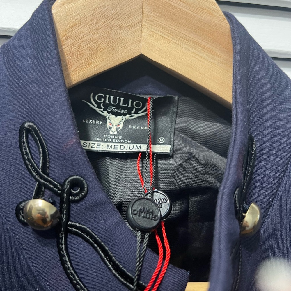 Giulio Elegant Military-Style Jacket in Navy with Gold Details size m - Picture 2 of 9